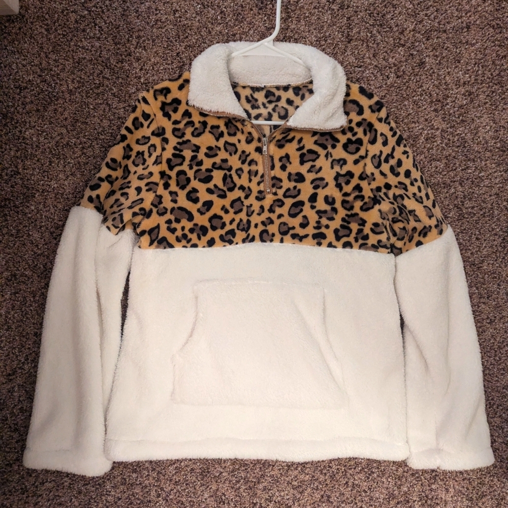 Women's Soft Fuzzy Pullover Size Large